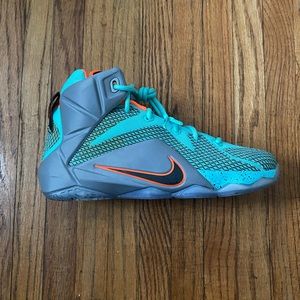 Lebron 12